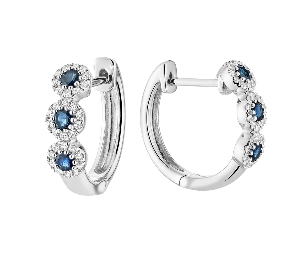 BOUCLES HUGGIES EN OE BLANC SERTIES DE SAPHIRS, RUBIS OU ÉMERAUDES ET DIAMANTS - BR 13043MCBS - R.N.B.