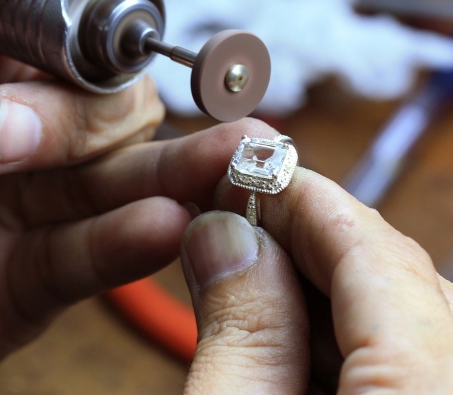 Bijouterie Suisse - Bijoutier depuis 80 ans