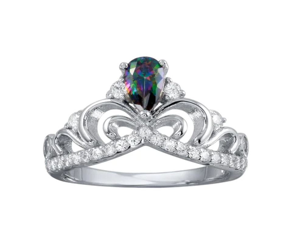 SUPERBE BAGUE STYLE COURONNE EN ARGENT RHODIÉ SERTIE D'UN TOPAZE MYSTIQUE SYNTHÉTIQUE ET DE CUBIQUES ZIRCONIAS - SP BGR01268/8 - BIJOUX D'IMPORTATION